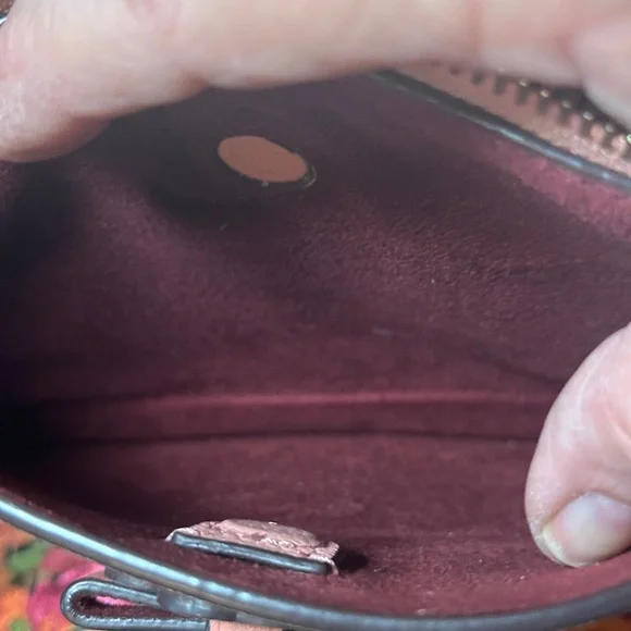 Kate Spade crossbody. - Picture 8 of 14